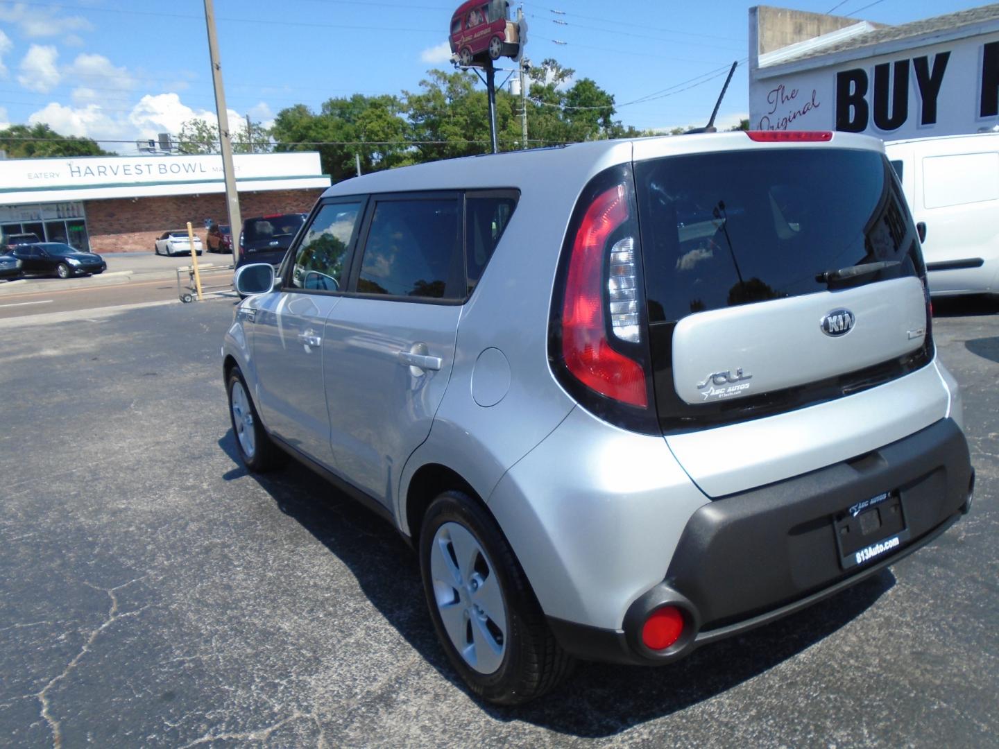 2014 SILVER /Grey Kia Soul + (KNDJP3A53E7) with an 2.0L L4 DOHC 16V engine, 6-Speed Automatic transmission, located at 6112 N Florida Avenue, Tampa, FL, 33604, (888) 521-5131, 27.954929, -82.459534 - Photo#7